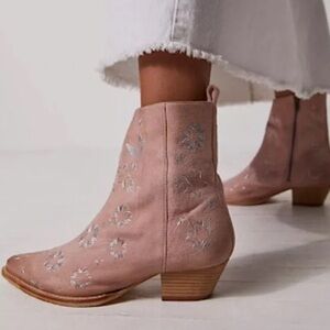 Free People | Bowers Pink Suede Star Embroidered Western Booties Size 7.5 NWOB